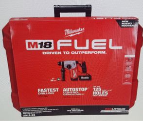 Milwaukee M18 1” SDS Plus Rotary hammer Kit