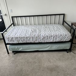 Daybed/ Sofa Bed In Great Condition 