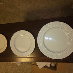 Noritake Halls of I've Plates sets Crystal wine Glasses