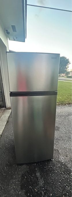 Vissani Refrigerator