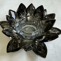 Beautiful crystal glass lotus candle holder