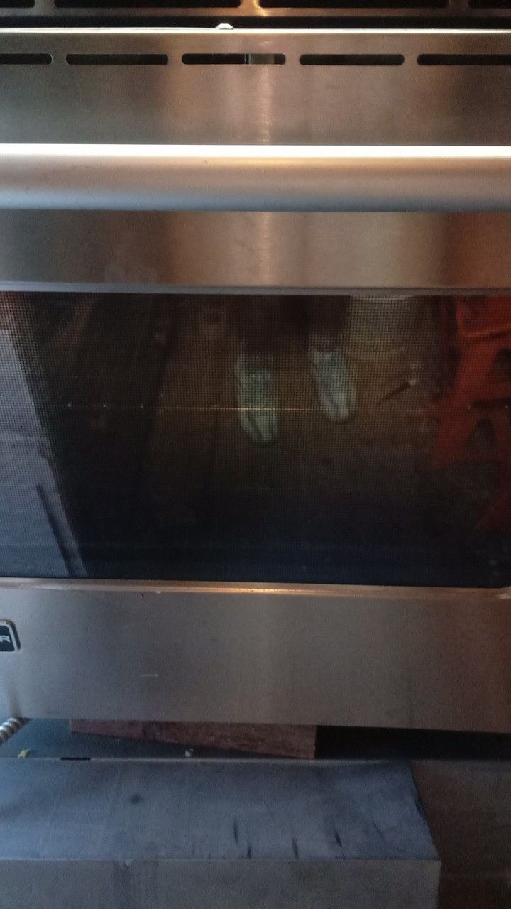 Jenn Air convection oven. Model number w30400P for Sale in Phoenix, AZ