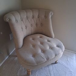 Tuffed Sitting CHAIR