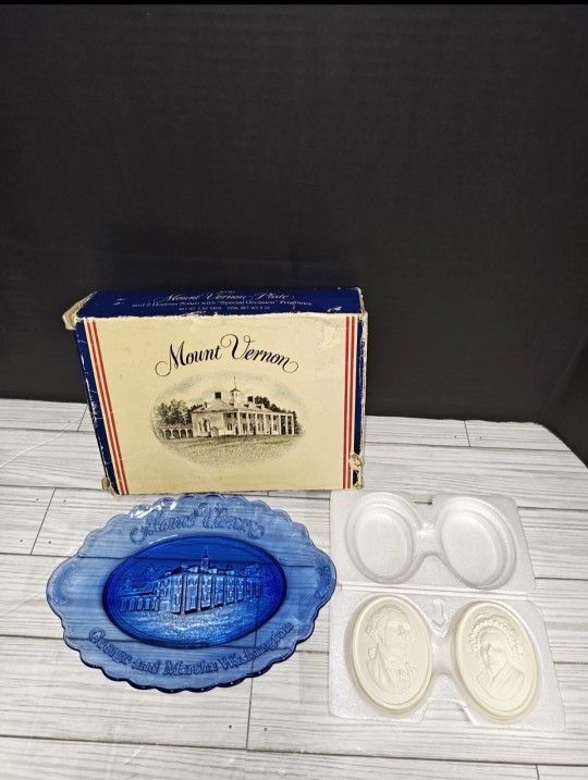 Avon Mount Vernon George and Martha Washington Cobalt Blue Oval Plate Soap Box