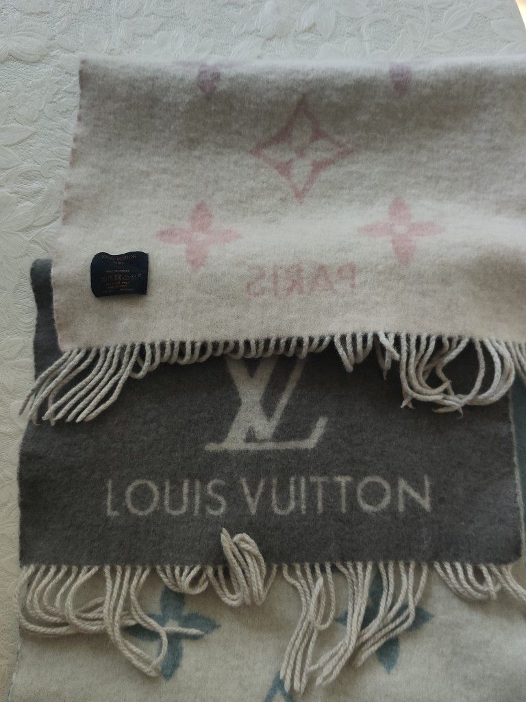 Louis Vuitton, Reykjavik Gradient Scarf, Cashmere, Multicolor, Unisex, New  for Sale in Newport Beach, CA - OfferUp