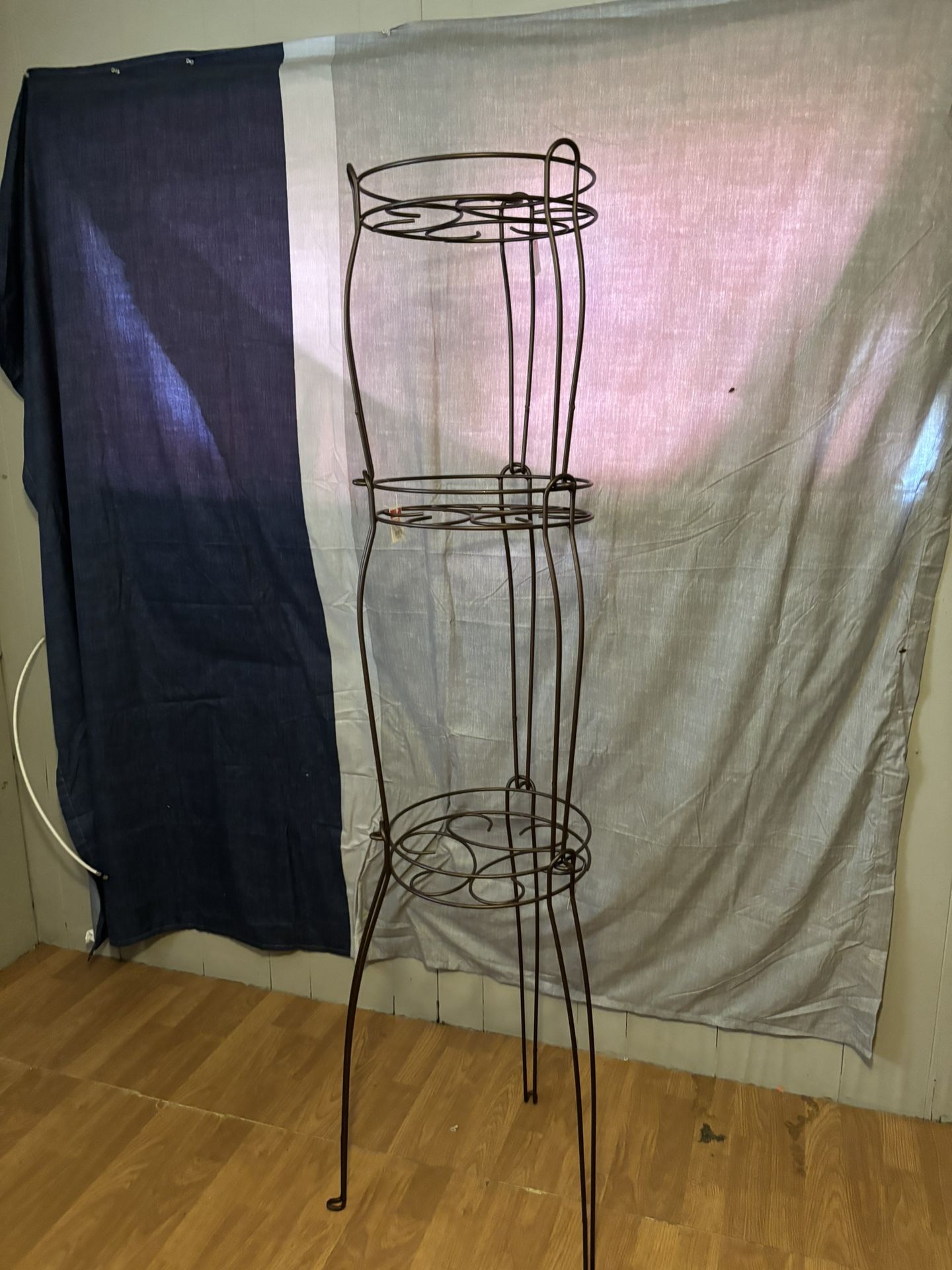 Metal Display Shelving