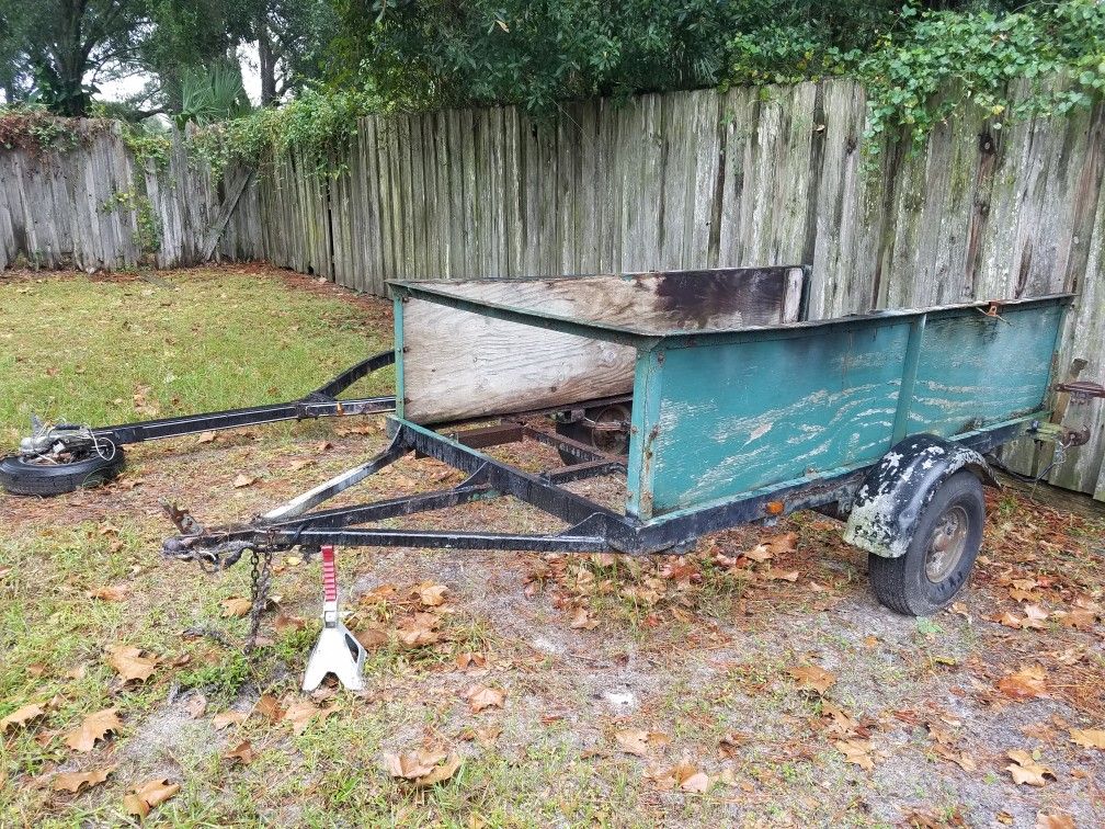 Utility trailer with all lights working. The size of trailer is 8ft long 4ft wide.