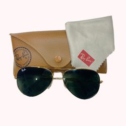 Ray-Ban Aviators  - Sleek, Stylish And Scratch Free
