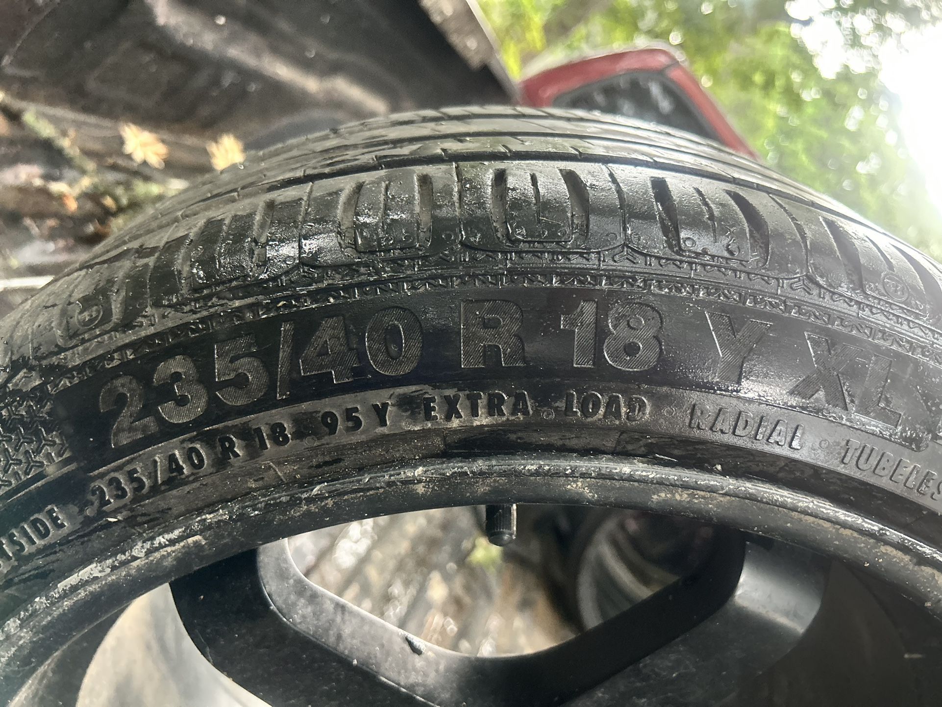 235/40 R18