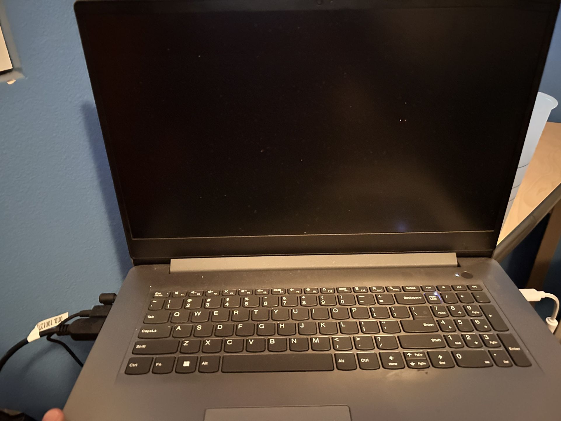 Lenovo Idea pad 3 17iau7 17.3” 8gb Ram 256 Gb