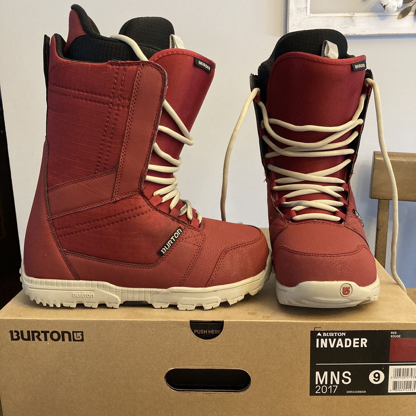 Snowboard Boots - Burton Invader