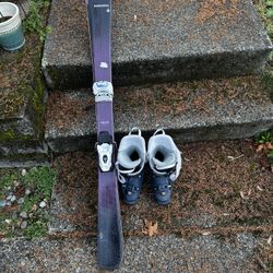 Used Women Ski Set