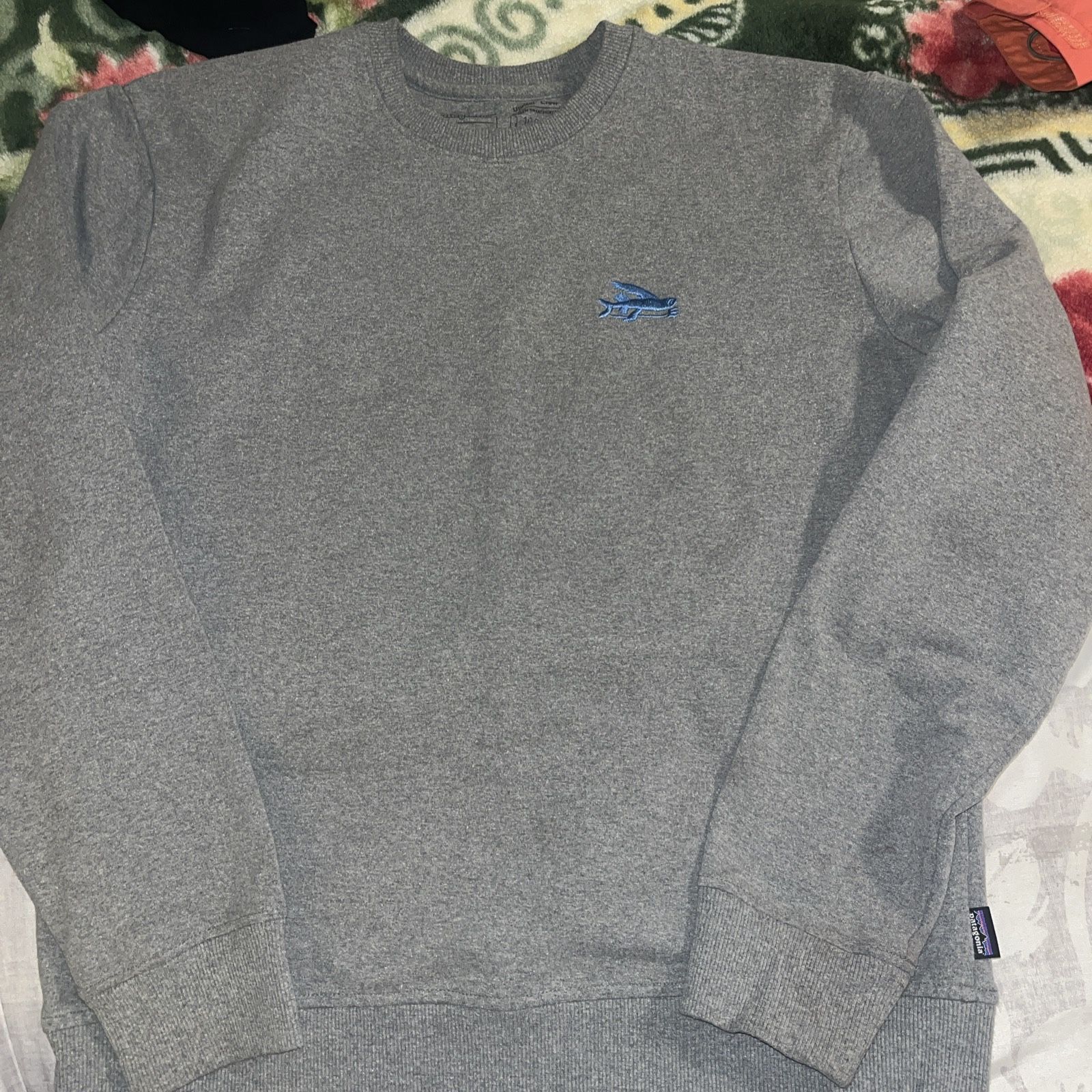 Patagonia Sweatshirt Mens Small Gray Uprisal Crew Neck Fly Fish Logo Pullover