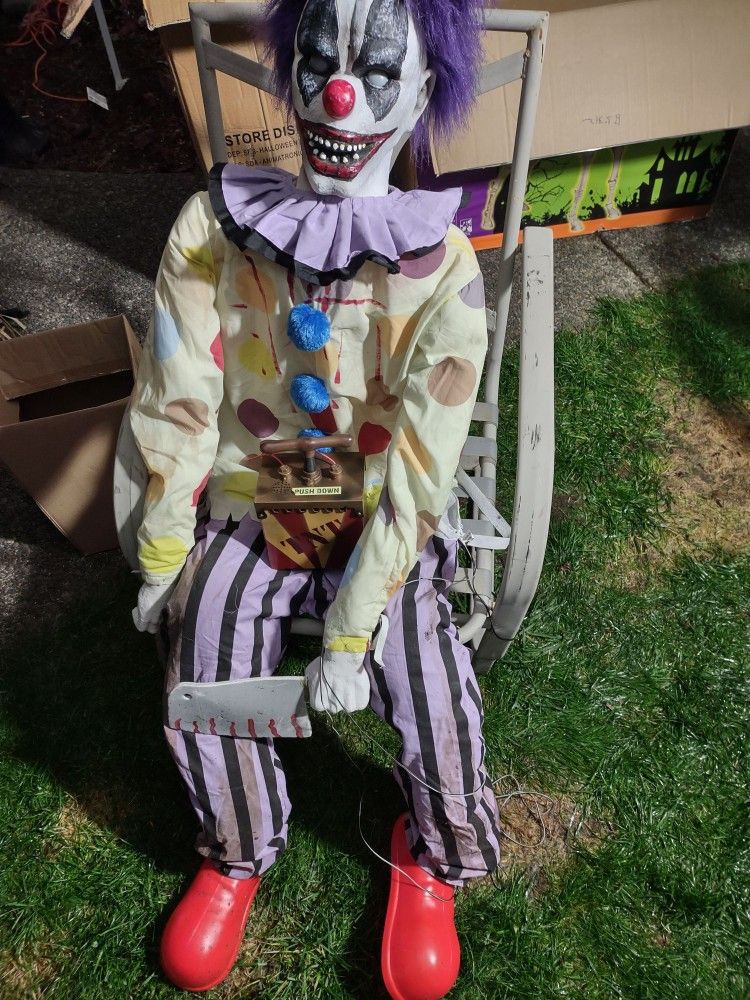 Halloween Decorations Animatronics Life Size Animatronic & 12' Tall Skeleton And More