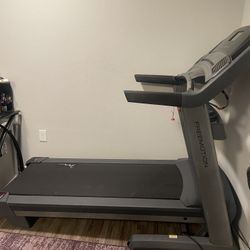 Free motion Professional Treadmill 