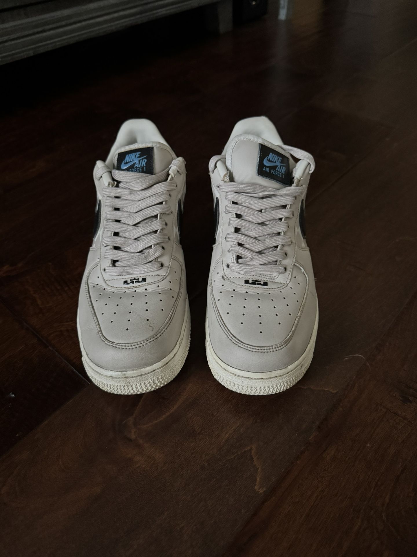 LeBron Airforce 1