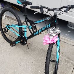 WOMENS MOUNTAIN BIKE 26-Inch Wheels 18-Speed Full Suspension Black/Teal
