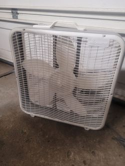 🌬️💨💨window  Box Fan 3 Speed one for $23 or 2 for $40 🌬️💨💨