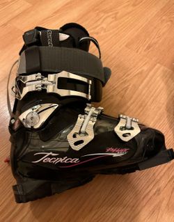 Tecnica Phoenix Max Womens Ski Boot Size 7.5-8 (Mondo 245)
