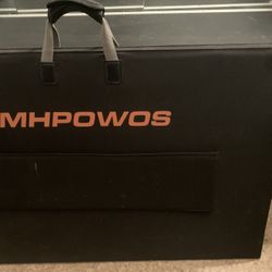  TRAVELING SOLOR PANELS  WITH CHARGING PORTS AND CARRY CASE