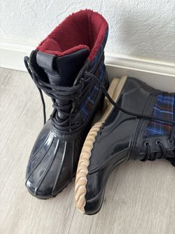 Tommy Hilfiger Brand Snow Shoes Size 8M For Ladies