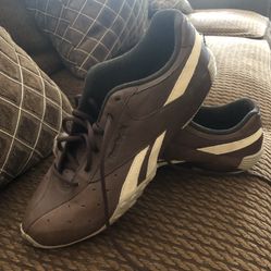 New Reebok brown shoes 9 1/2 