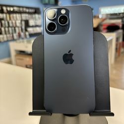 iPhone 16 Pro Max 256GB Unlocked 100% Certified - In Mint Condition - Send Your Best Offer Now !