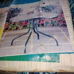 PATIO COORDINATES GLASS TOP PATIO TABLE
