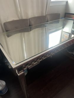 Dinning Table With 6 Chairs 