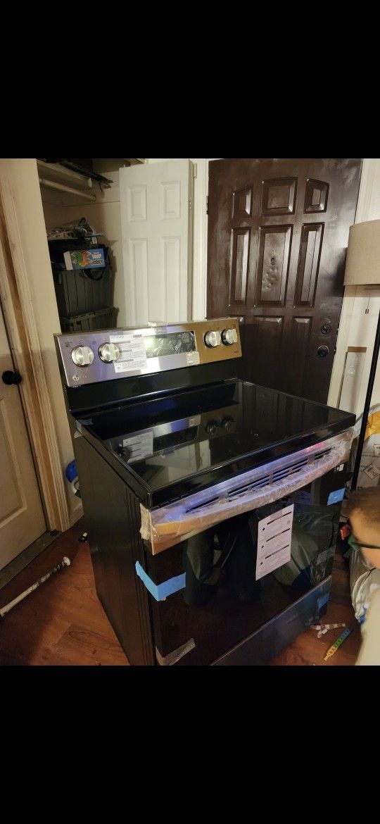 Lg 6.3 cu. ft. Electric Stove