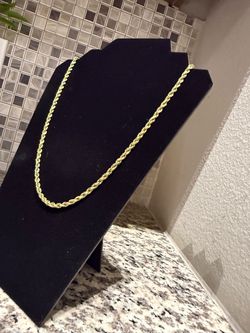10k gold rope chain 21”long in great condition