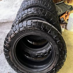 35x11.50x20 Tires 