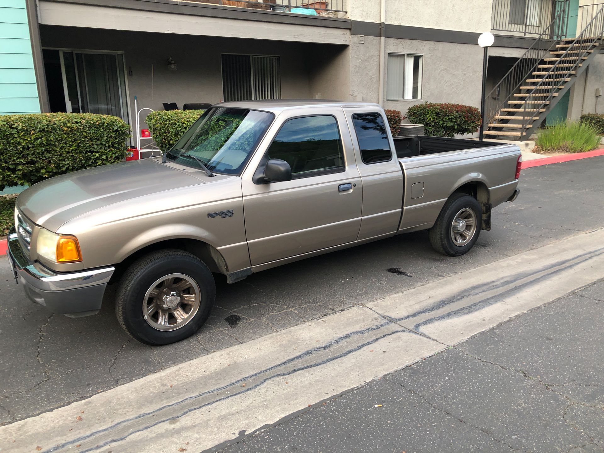 2004 Ford ranger. XLT automatic V6 power windows power locks runs and drives excellent one owner Clean title all original tow package. Ice cold A