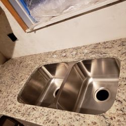 Granite And Quartz Countertops 