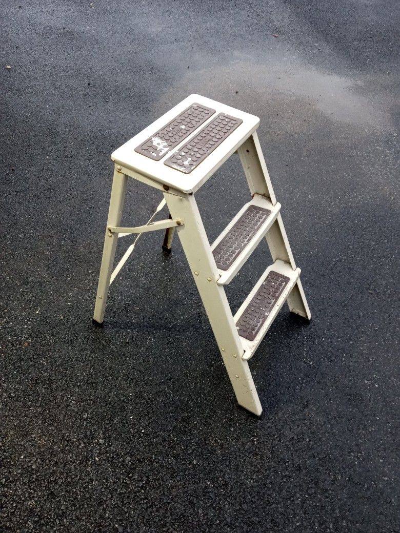 Step Ladder