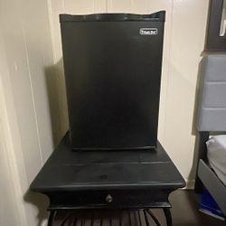 Magic chef Small Refrigerator 
