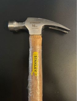 Roofing hammers with magnets
