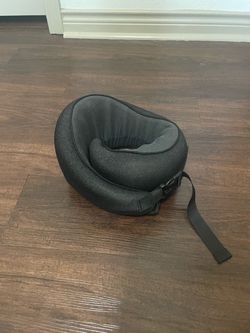 Neck Pillow (airplane)