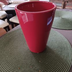 VASE OR CONTAINER  TED MEASURES  7.5 HEIGHT 