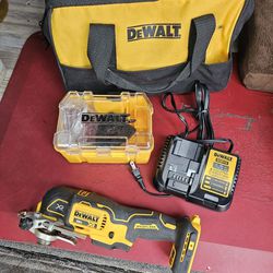 20V Dewalt Multi-Tool.woth Bag, Accessory Kit & Charger 