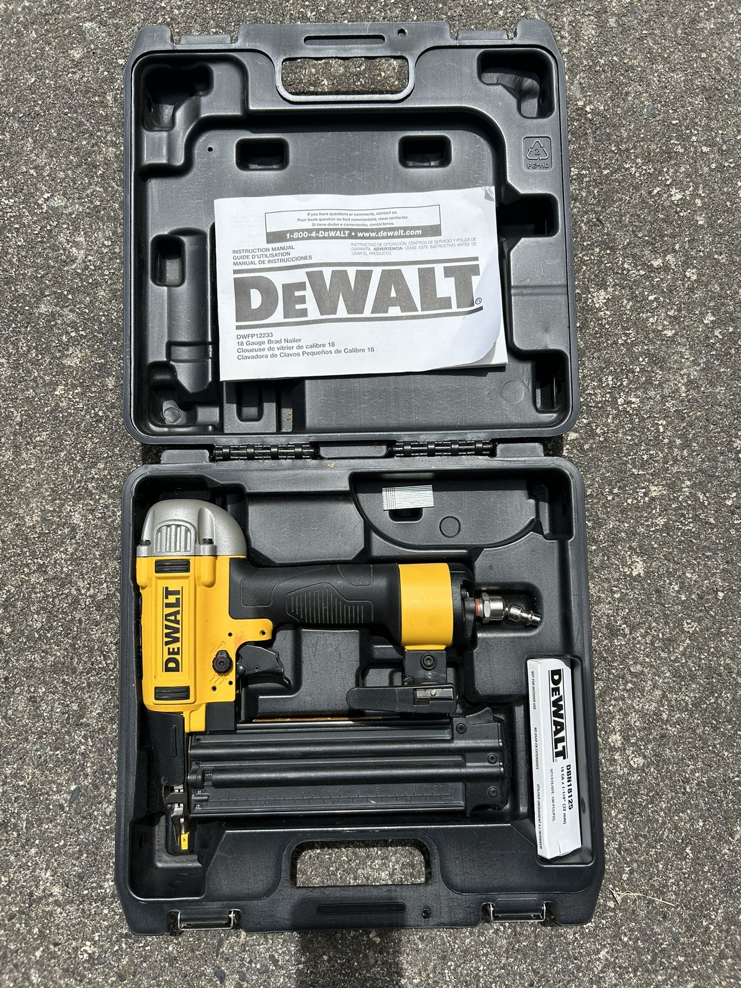 Dwalt 18 Gauge Brad Nailer