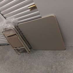 Square Foldable Table With 4 Foldable Chairs New