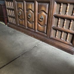 Zenith  am/fm radio and record player entertainment center