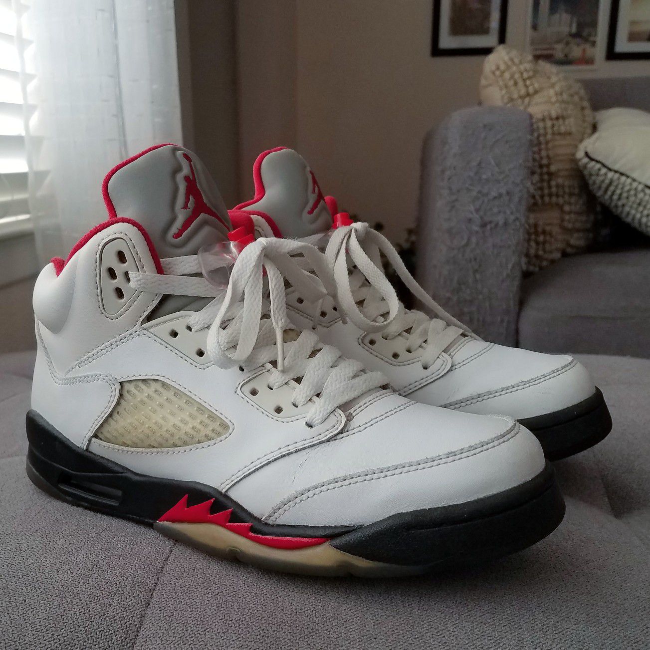 Air Jordan V 5 fire red size 6.5 youth