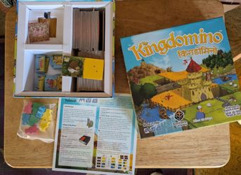 Kingdomino board game, Hindi  and English version.