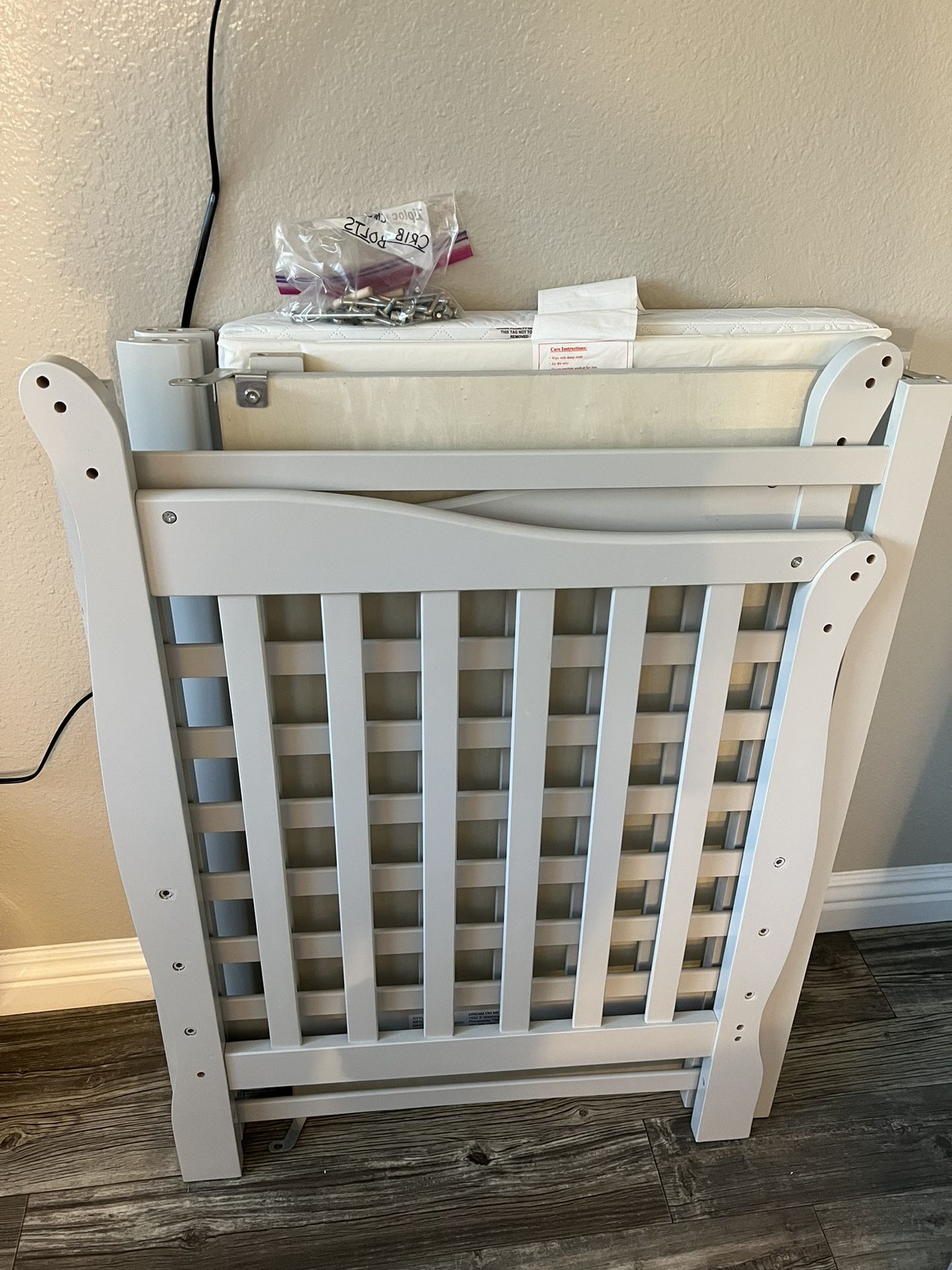 Dream On Me Aden 4in1 Convertible Mini Crib + Mattress Included for