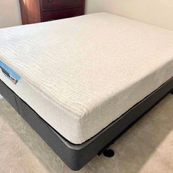 King size Memory Foam Gel  Medium 11”thick brand new we finance we deliver box spring included