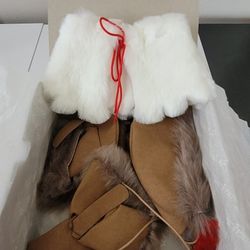 American Girl Kaya Winter Accessories Fur Boots Hood Cape Mittens NRFB NEW