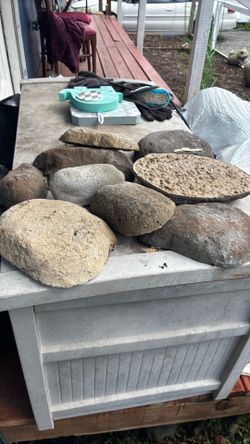Decorative stone Decorative stone