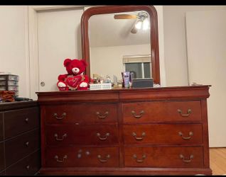 Mirror dresser